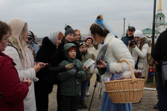 Прогулка по Соликамску с «Деньгами прошлого».  Второй год в Соликамском городском округе реализуется проект «Путешествие по Соликамску»