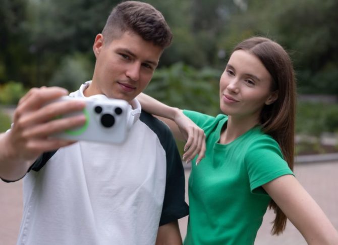 В Пермском крае смартфоны с ИИ догоняют фоторедакторы по росту популярности