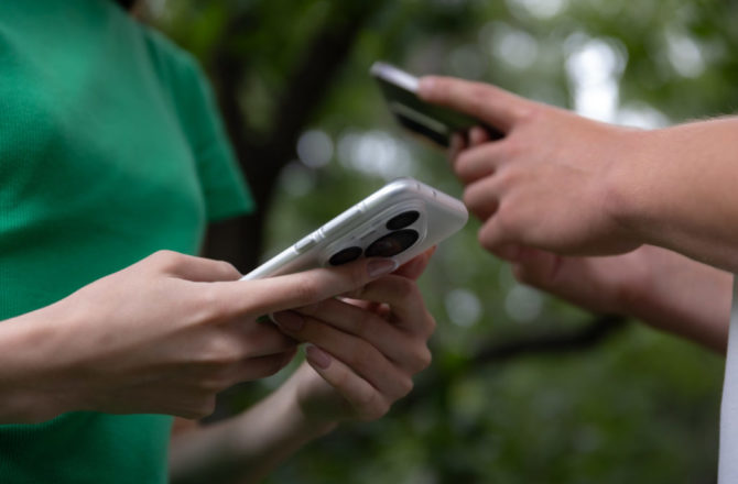 Как действовать, если телефон и SIM-карта оказались в чужих руках