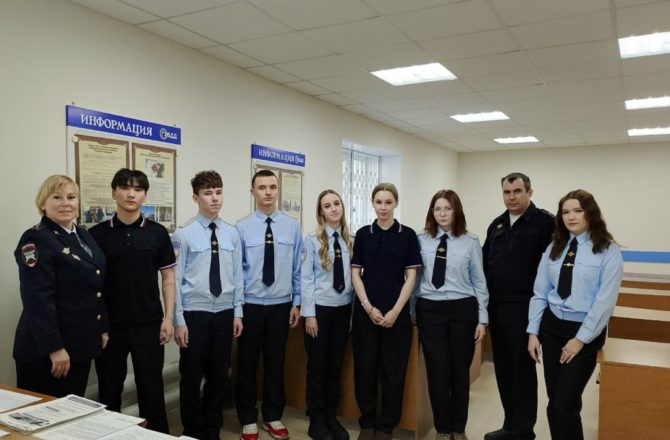 17 декабря отдел Госавтоинспекции Соликамского МО принимал у себя студентов первого и второго курсов Соликамского социально-педагогического колледжа, обучающихся по специальности «Правоохранительная деятельность».
