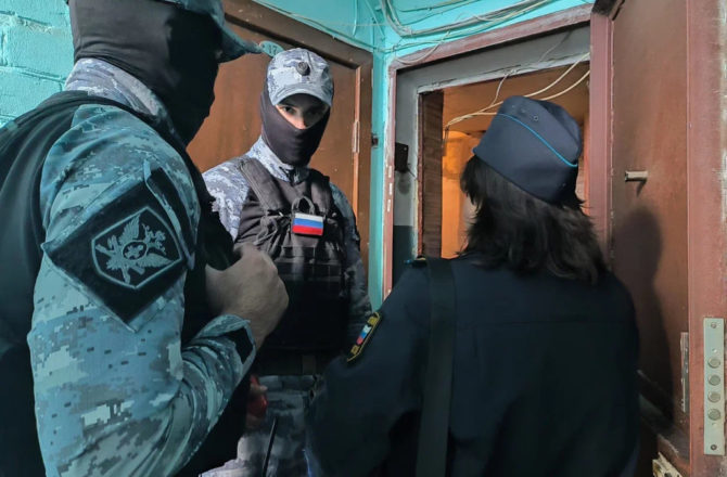 Судебные приставы запретили жительнице Прикамья разводить собак в квартире